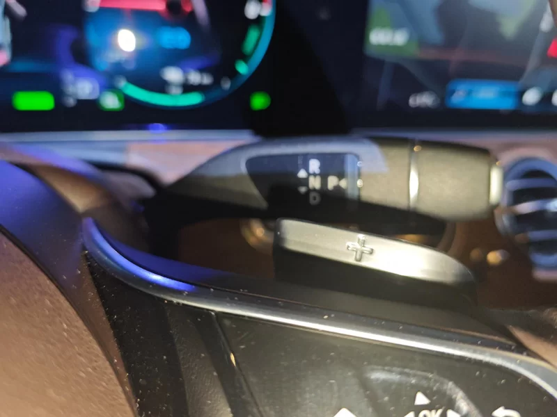 Mercedes-Benz E Class New Energy 2022 car image #16