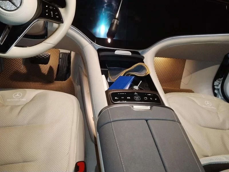 Mercedes-Benz EQS Class 2022 immagine di auto #16