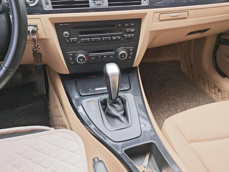 BMW 3 Series (Imported) 2012 car image #16