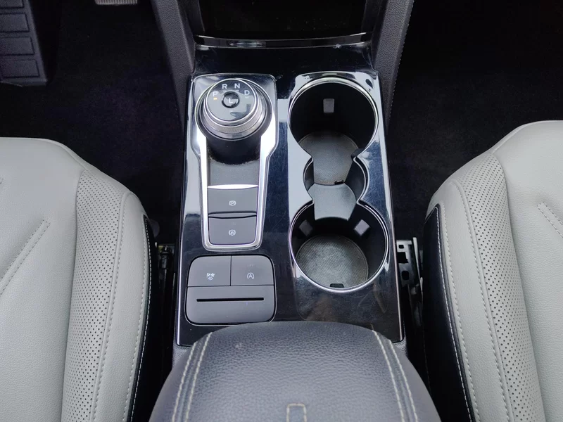 Ford Escape 2021 изображение автомобиля #16