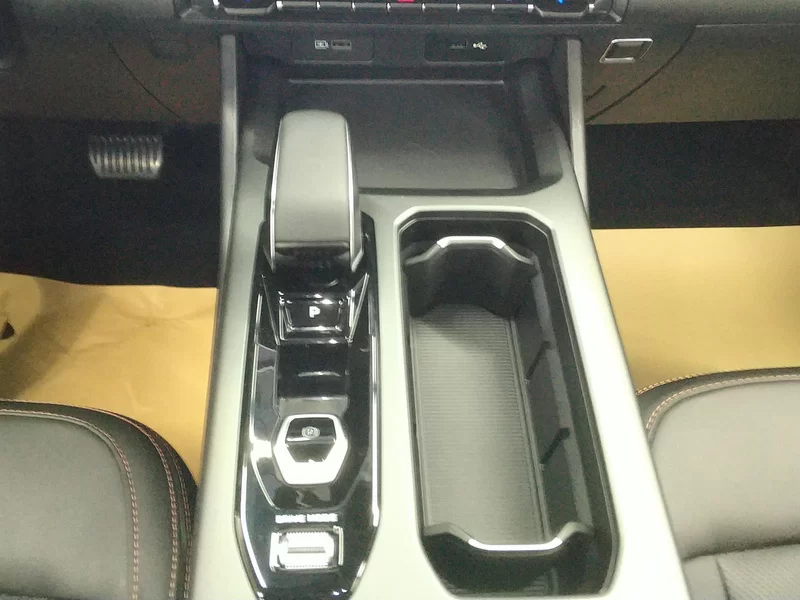 GEELY Okavango 2023 #16 GEELY Okavango 2023 car image #16