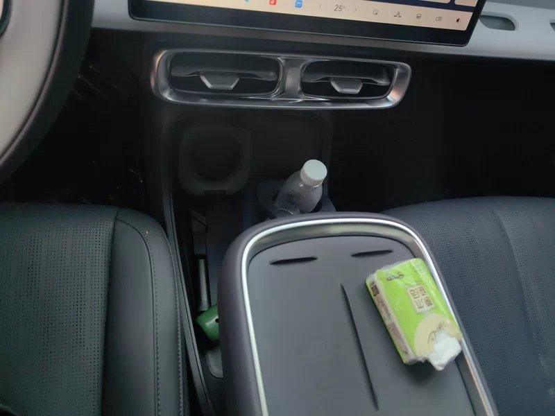 零跑汽车 零跑B10 2025 汽车图片 #16