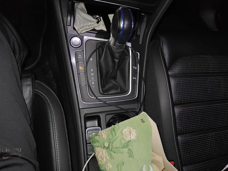 Volkswagen Golf Pure Electric 2018 car image #16