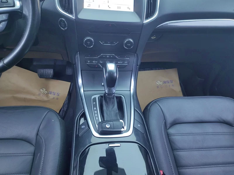 Ford Edge 2018 immagine di auto #16