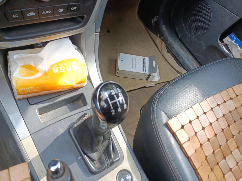 GEELY GX7 2014 car image #16