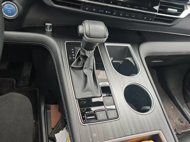 Toyota Sienna 2023 image de voiture #16