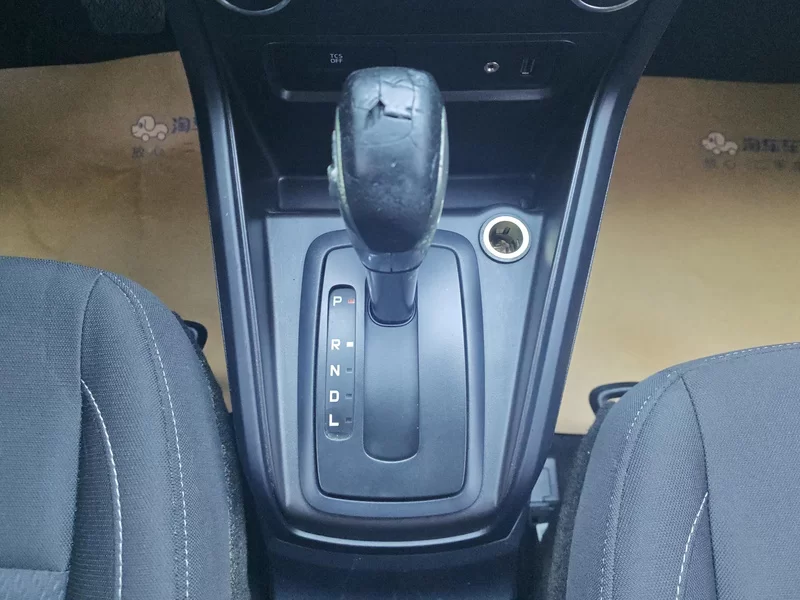 Ford EcoSport 2018 image de voiture #16