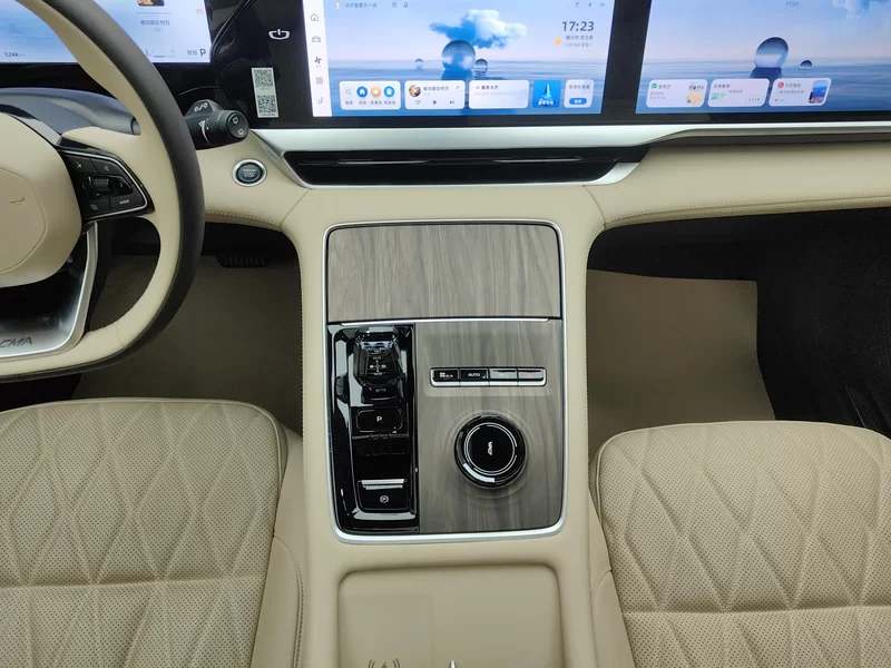 GEELY Monjaro MHEV 2024 car image #16