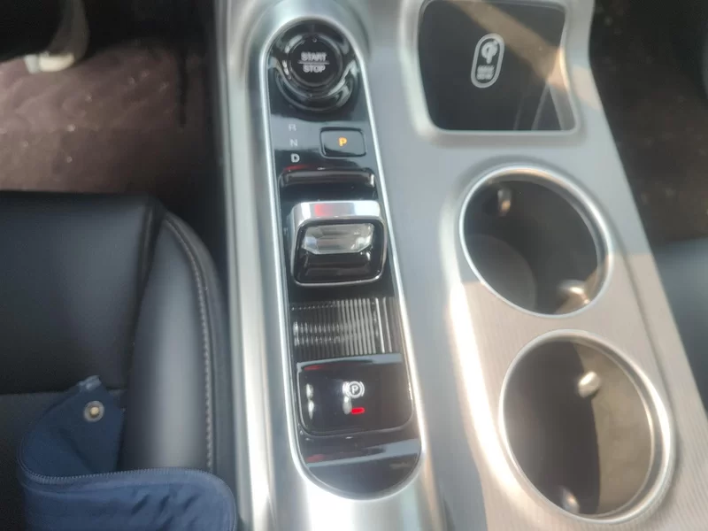 GAC Trumpchi E8 2024 #16 GAC Trumpchi E8 2024 car image #16