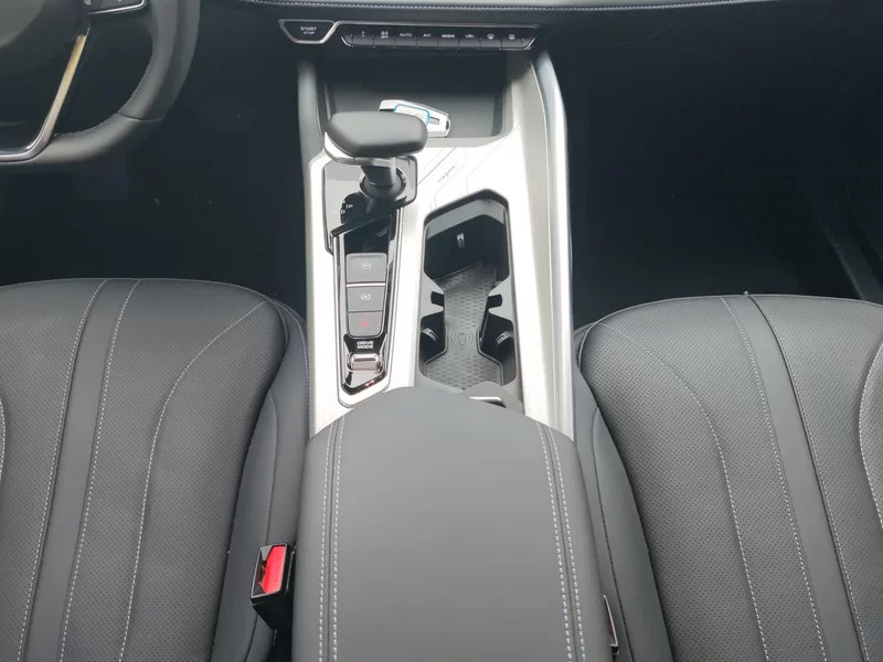 GEELY PrefaceL 2024 car image #16