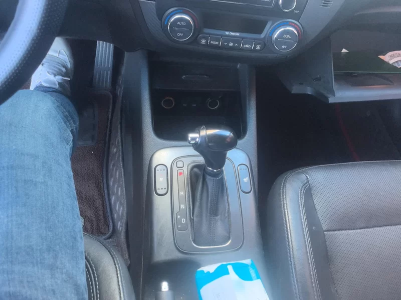 Kia Forte Koup 2015 car image #16