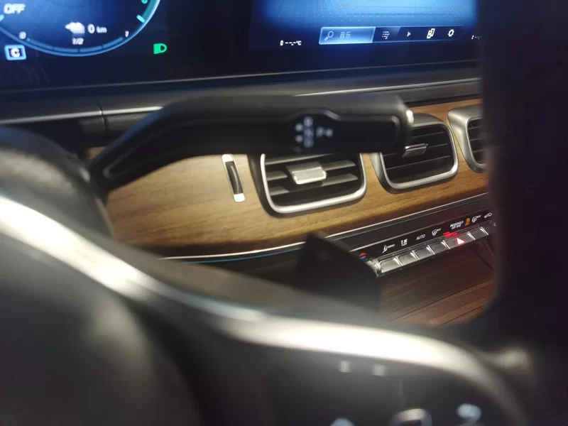 Mercedes-Benz GLE Class New Energy 2022 car image #16