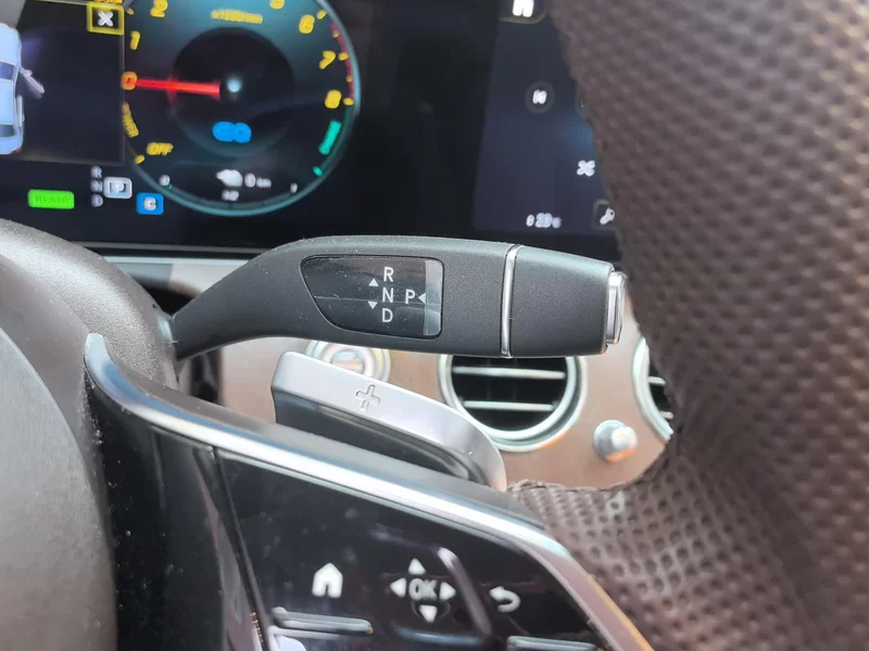 Mercedes-Benz E Class New Energy 2023 car image #16