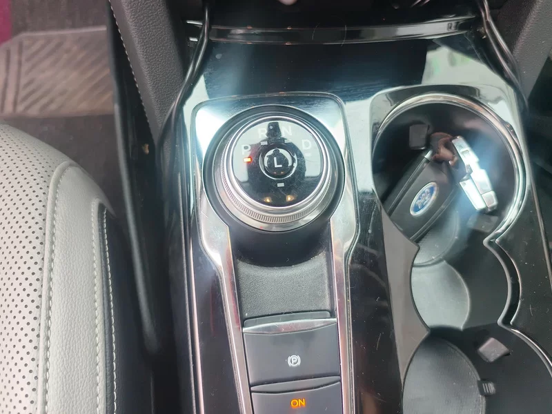 Ford Escape 2022 immagine di auto #16