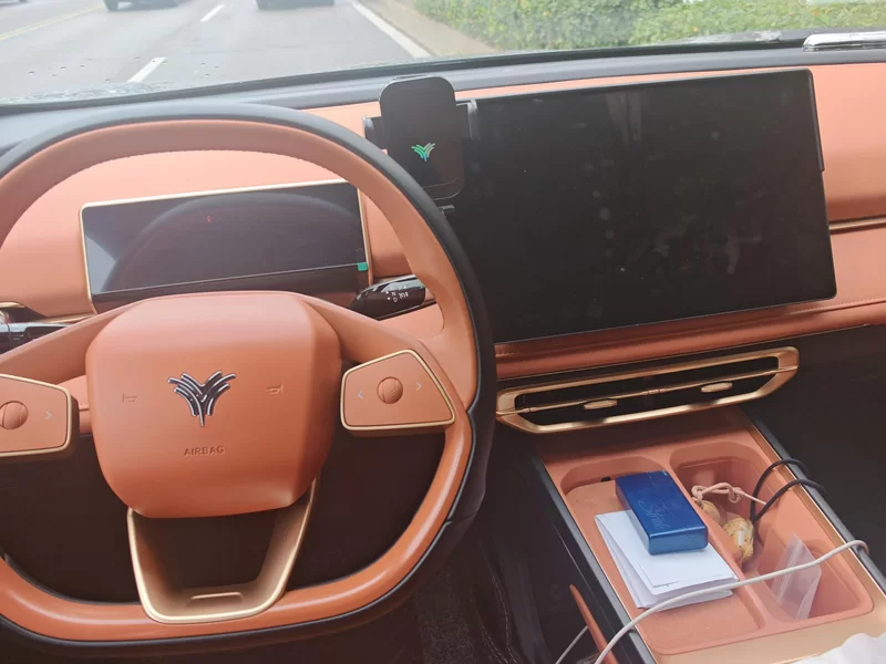 哪吒汽车 哪吒X 2024 汽车图片 #16