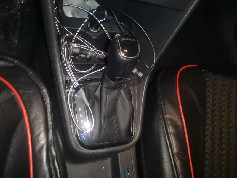 Skoda Rapid 2018 car image #16