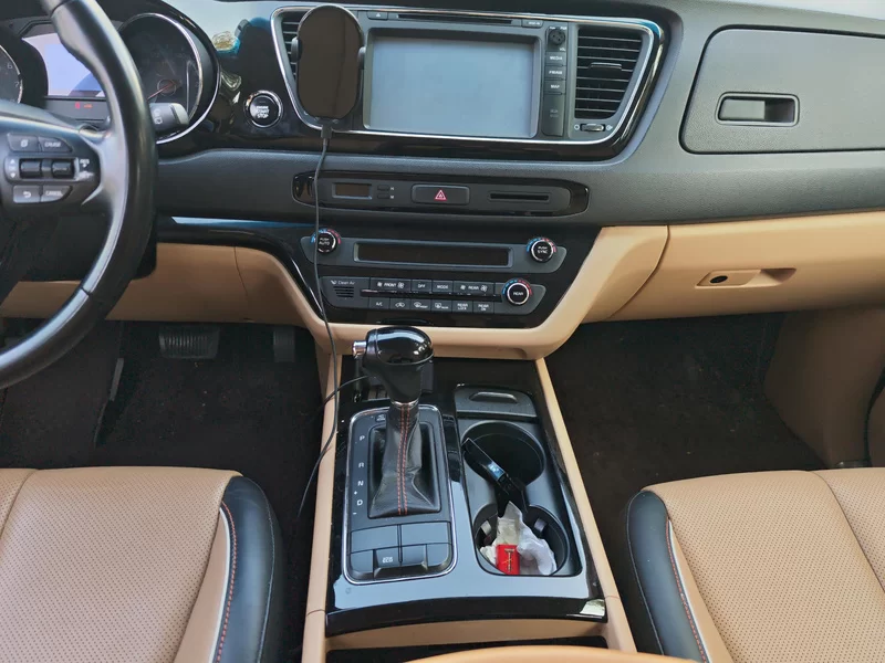 Kia Carnival (Imported) 2016 immagine di auto #16