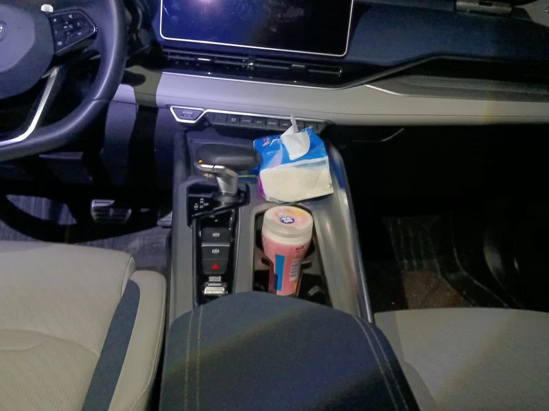 GEELY PrefaceL 2022 car image #16