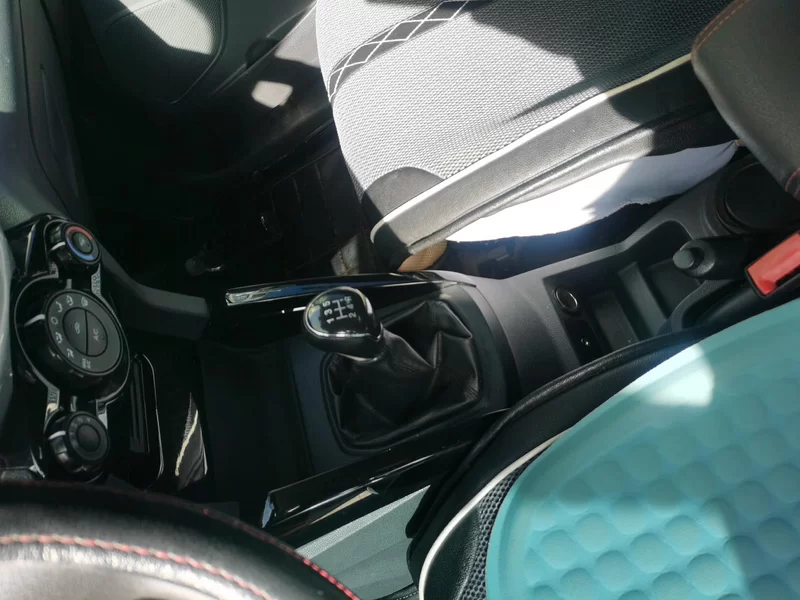 Ford EcoSport 2015 изображение автомобиля #16