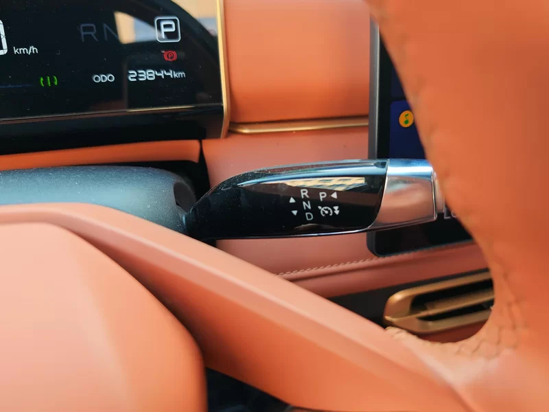 哪吒汽车 哪吒X 2023 汽车图片 #16