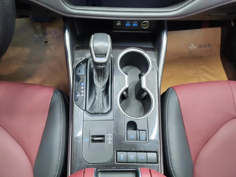 Toyota Crown Kluger 2022 car image #16