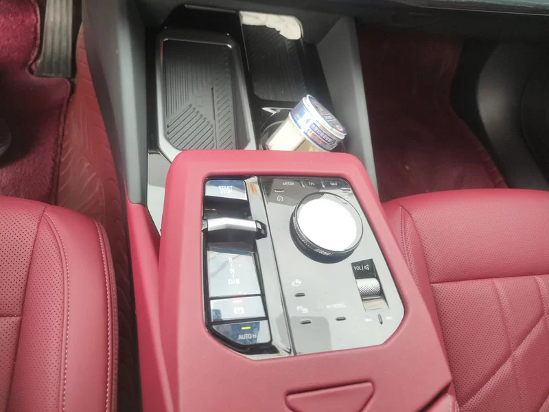 BMW i5 M60 2024 car image #16