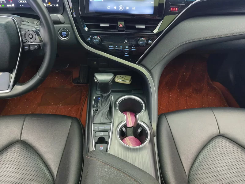 Toyota Camry 2021 image de voiture #16