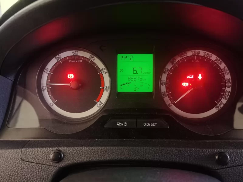 Skoda Rapid 2019 car image #16