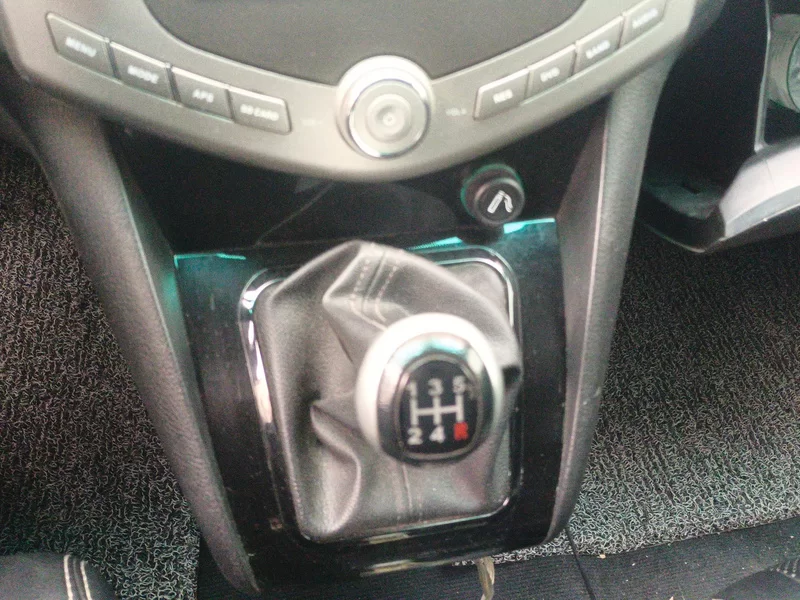 BYD S6 2013 imagen de coche #16