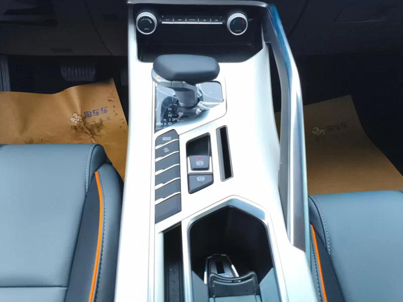 GEELY Coolray 2025 immagine di auto #16