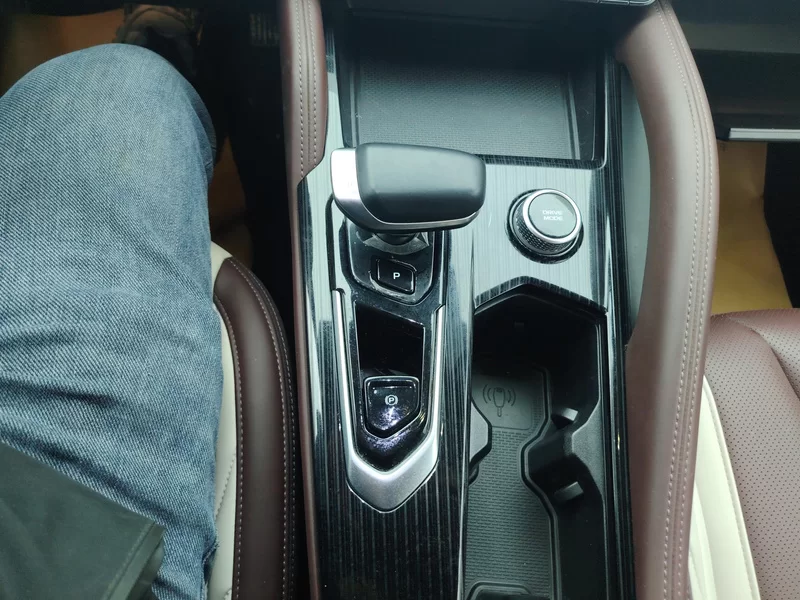 GEELY Monjaro MHEV 2022 #16 GEELY Monjaro MHEV 2022 car image #16