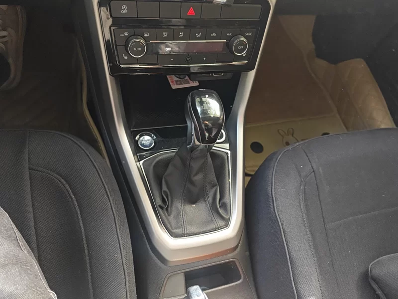Volkswagen T-Cross 2022 car image #16