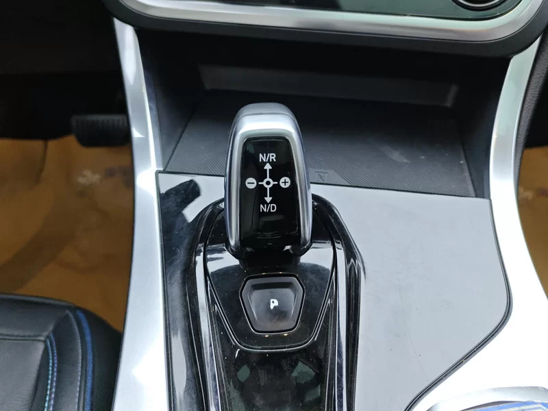 Lynk & Co 01 2018 #16 Lynk & Co 01 2018 car image #16