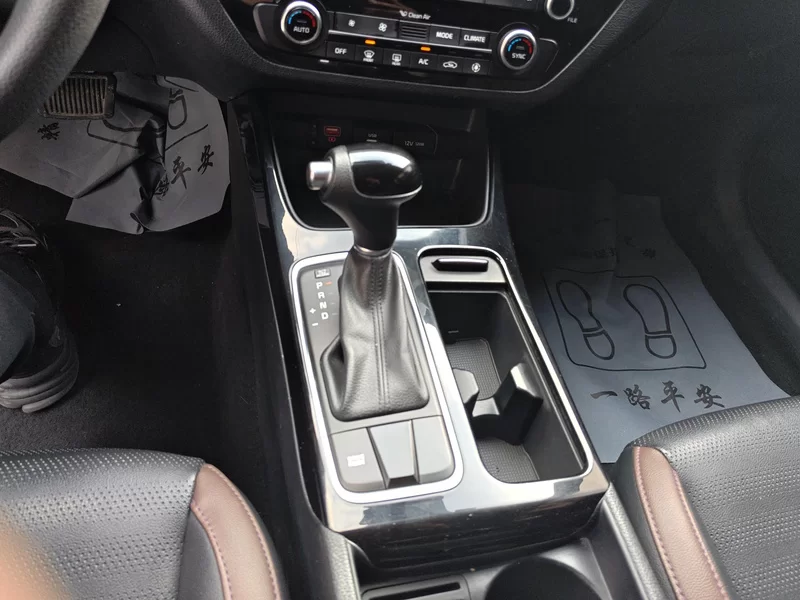 Kia K5 2018 imagen de coche #16