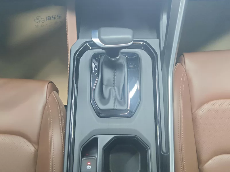 GEELY Vision X6 2022 car image #16