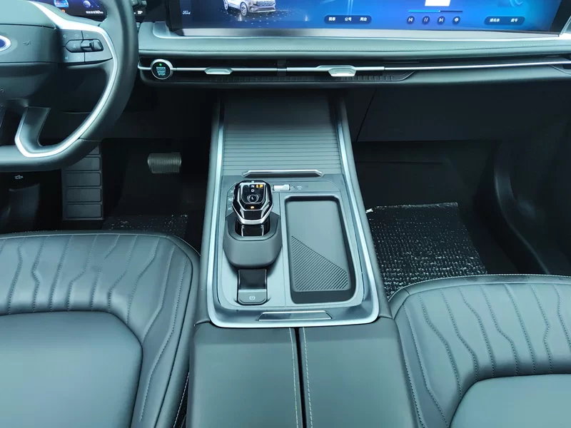 Ford Edge 2024 صورة سيارة #16