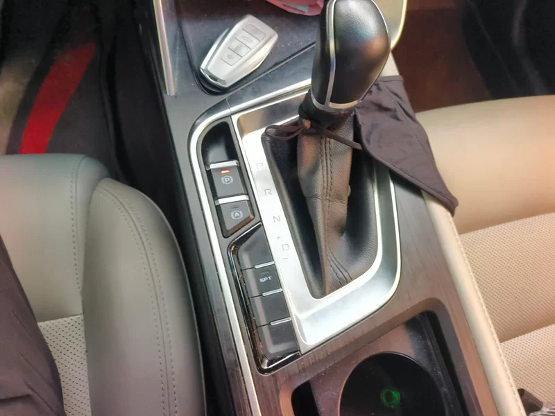 GEELY Binray 2018 car image #16