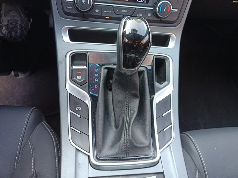 GEELY Emgrand 2021 car image #16