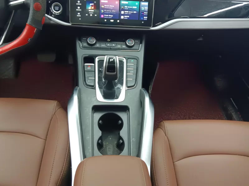 GEELY Boyue 2022 car image #16