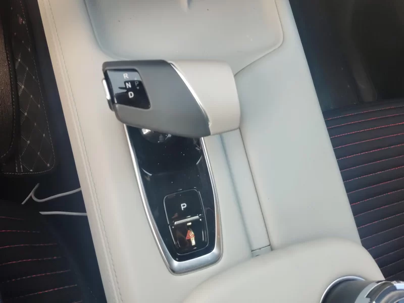 Changan UNI-Z PHEV 2024 car image #16