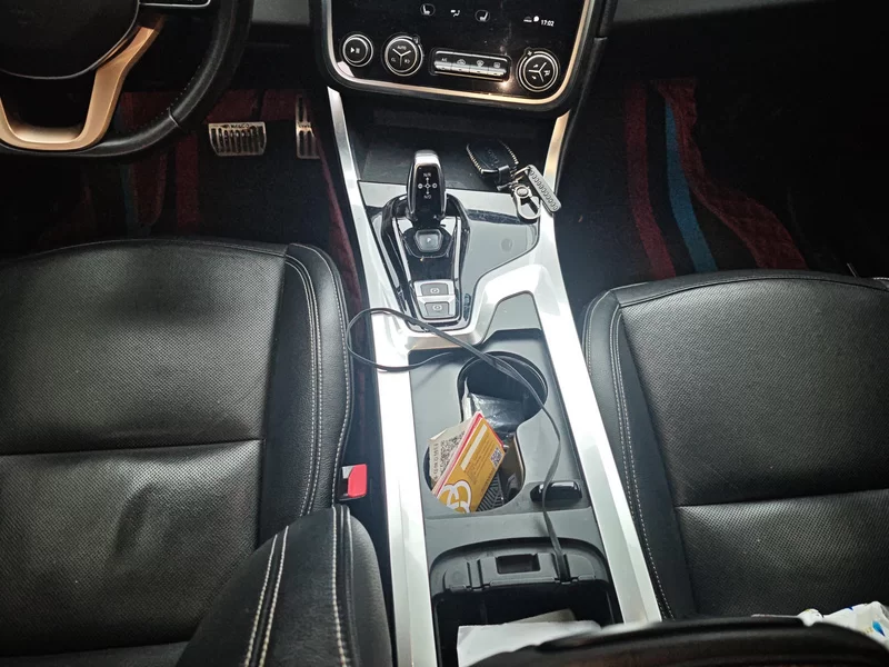 Lynk & Co 01 2018 #16 Lynk & Co 01 2018 car image #16