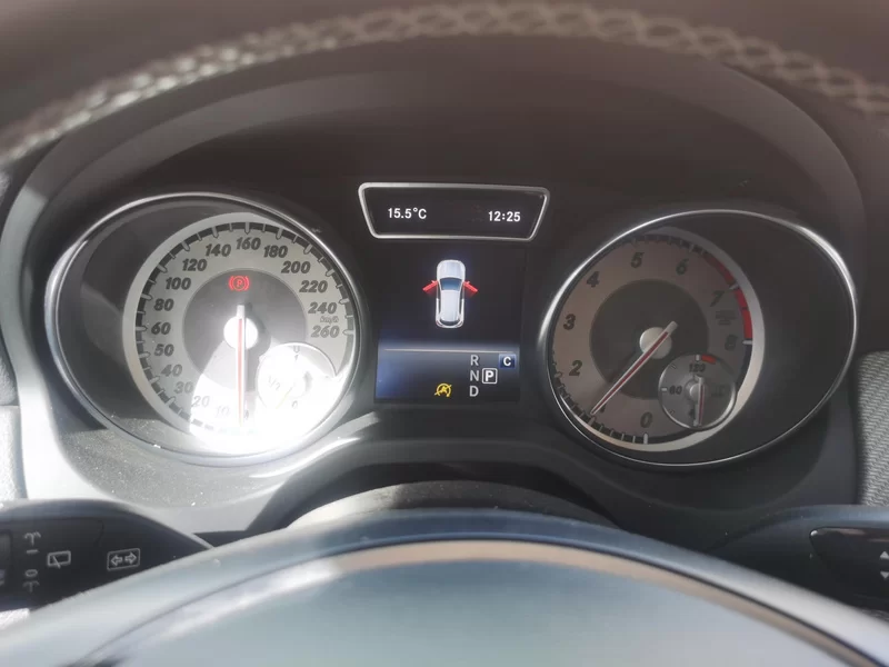 Mercedes-Benz GLA Class 2017 car image #16