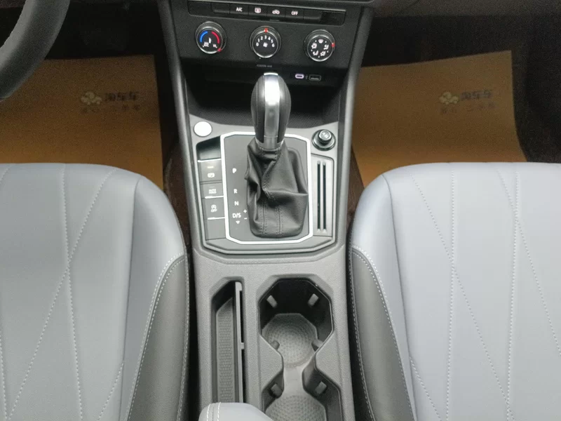Volkswagen Lavida 2023 car image #16