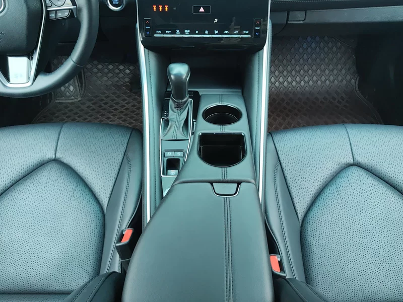 Toyota Avalon 2023 car image #16