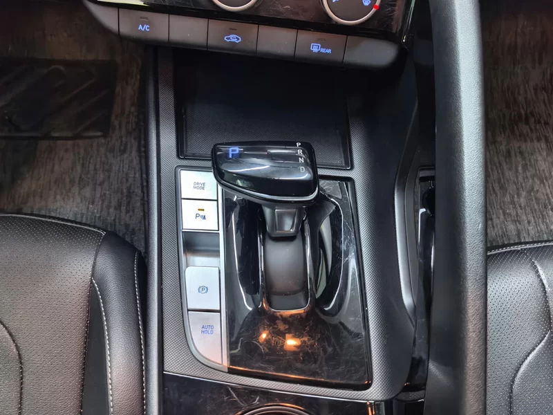 Hyundai Elantra 2024 car image #16