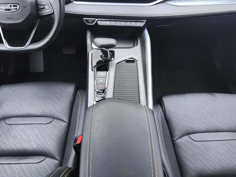 GEELY Preface 2023 car image #16