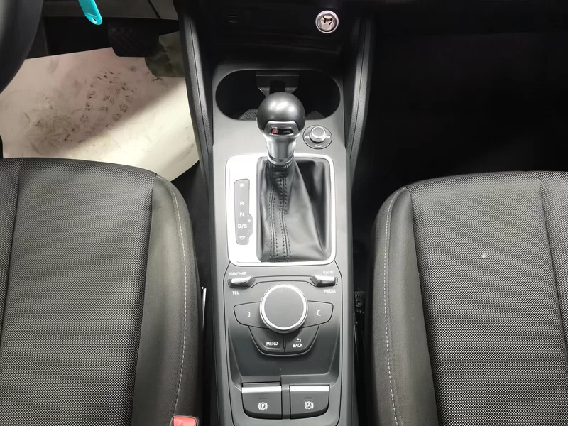 Audi Q2L 2020 car image #16