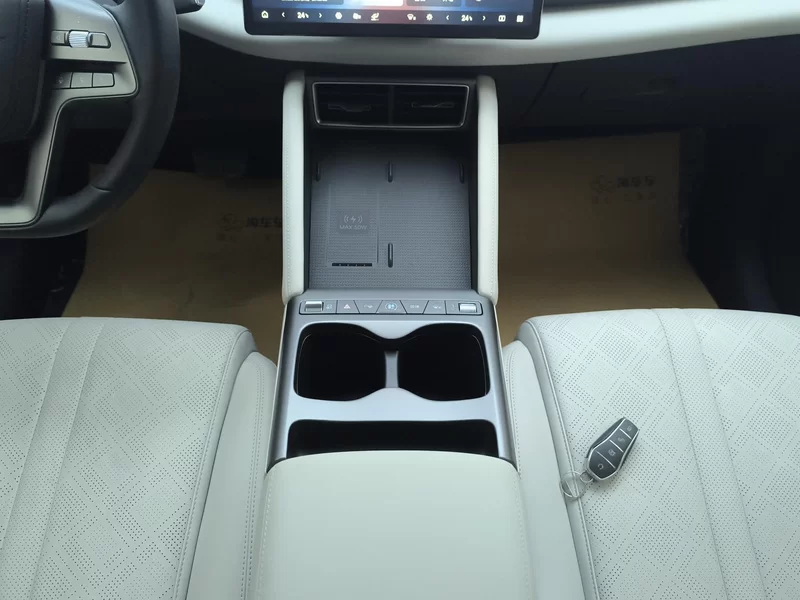 BYD YuanUP 2025 #16 BYD YuanUP 2025 car image #16