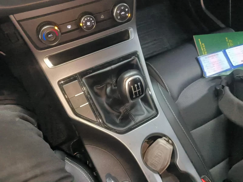 GEELY Emgrand 2020 #16 GEELY Emgrand 2020 car image #16