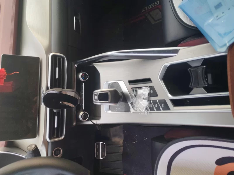 GEELY Coolray 2019 #16 GEELY Coolray 2019 car image #16